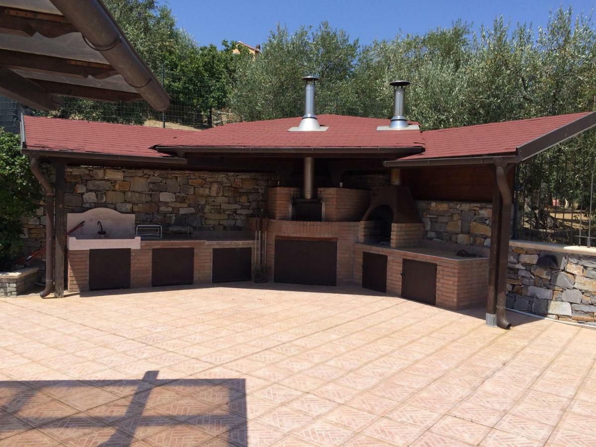 Villa Con Piscina A Imperia, Italy Exterior photo